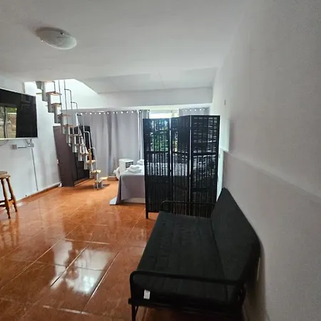 Homestay Captain Morgan House *