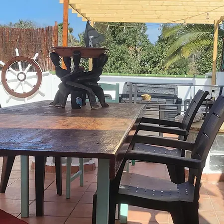 Homestay Captain Morgan House