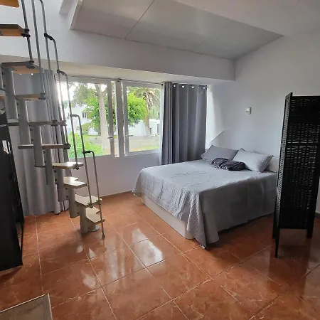 Captain Morgan House בית אירוח *